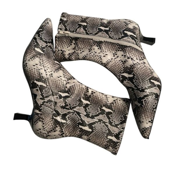 Abound Snake like Print Ivory Mid Ankle Boots(Size 8M) - Picture 2 of 7